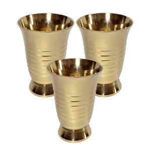 Vaisselle en verre à boire en laiton pur Articles de restauration Finition antique Verre en métal en laiton pour hôtel, restaurant ou usage domestique. - Product Image 4