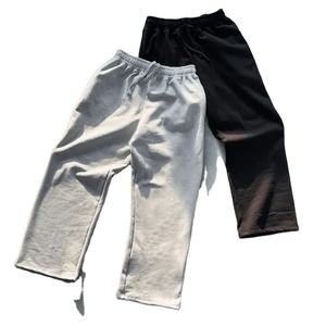 Pantalones de chándal deportivos personalizados para hombre 100% algodón 450 Gsm pantalones de chándal acampanados de peso pesado gran oferta pantalones de chándal lisos de verano - Product Image 1