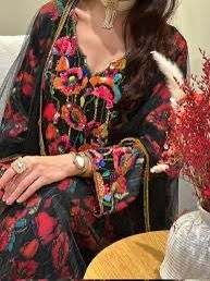 Jalabiya élégante brodée à la main pour femmes, tenue traditionnelle de créateur pour les fêtes et les festivals - Product Image 4