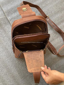 Nuevo estilo hecho a mano de grano completo de cuero Crunch estilo Vintage Unisex Sling Chest Made Unique Triangle Messenger Utility Cross Bags - Product Image 5