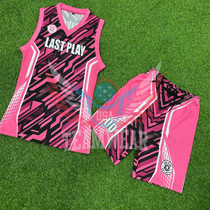 Conjunto de uniforme de baloncesto para mujer de gran oferta, pantalones cortos de malla de poliéster de diseño personalizado, estilo transpirable y clásico - Product Image 5