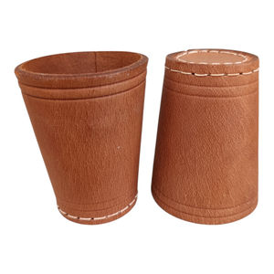 Nouvel ensemble de gobelets à dés en cuir véritable de qualité supérieure avec shaker en cuir PU véritable cousu et embossé à la main pour jeux de société - Product Image 2