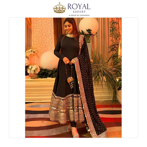 Nuevo Stock de Ropa India Tradicional, Hermoso Traje Anarkali de Seda Romana con Bordado de Lentejuelas en Venta - Product Image 3