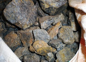 Coltan Tantalum Mineral <b>Ore</b> 30% Ta2O5 70% <b>Other</b> Elements CA Origin Used in Electronics - Product Image 4