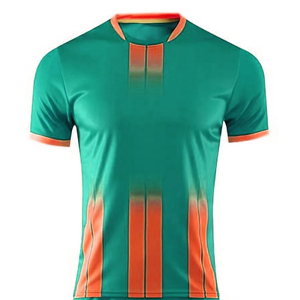 Kit de fútbol de sublimación completa personalizado para hombres y mujeres, camiseta de fútbol cómoda de tela ligera suave, 100% poliéster - Product Image 4