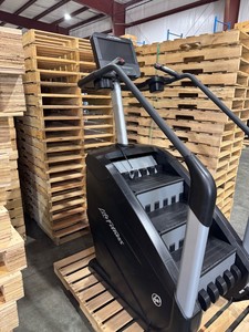 PRÊT À EXPÉDIER Life Fitness PowerMill avec console SE3HD - Product Image 2