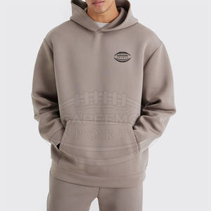 Conjunto Urbano de Invierno para Hombre, Transpirable, con Sudadera con Capucha Estampada y Pantalones de Corte Regular para una Moda Urbana Moderna - Product Image 5