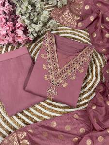 Vêtements décontractés à la mode de qualité supérieure pour femmes Chanderi Viscose Tissu Kurta Pantalon Dupatta Style Vintage pour les fêtes - Product Image 4