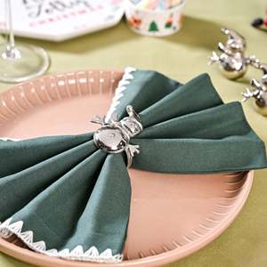 ชุดแหวนรองผ้าเช็ดปากรูปตุ๊กตาหิมะ ทำจากทองเหลืองแท้ ทนทาน ขนาด 4.5 ซม. ของตกแต่งโต๊ะหรูหรา สีเงิน ประดับมุกและคริสตัล เหมาะสำหรับร้านอาหาร คริสต์มาส - Product Image 2