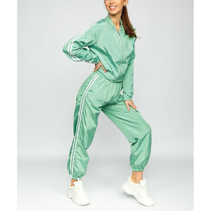 Chándal de poliéster personalizado para mujer, sudadera holgada para deportes de invierno, sudadera con cremallera y pantalón con cordón, conjunto de dos piezas - Product Image 3