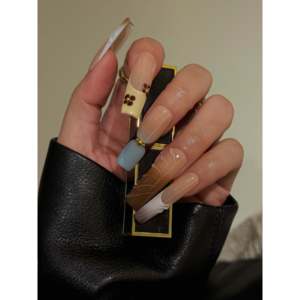 Decoraciones de Uñas Elegantes Latte Harmony Press-on para Mujer - Product Image 4