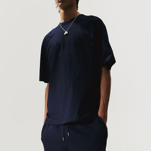 Camiseta de peso pesado de gran tamaño para hombre personalizada con logotipo Vintage de lujo, diseño de cuello simulado de algodón de punto 100% de alta calidad - Product Image 1