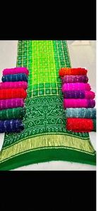 Sari de Seda Bandhani Hecho a Mano de Diseño Popular, Sari de Seda Pura Bandhani Hecho a Mano Favorito del Mercado en Oferta a Precio de Fabricante - Product Image 4