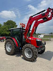 Tractor Agrícola Massey Ferguson 4710 Diésel de Servicio Pesado 4x4 Económico con Cargador Frontal para Uso Comercial - Product Image 6