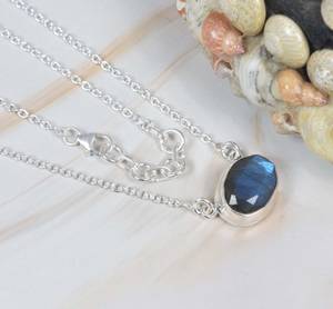 Collier ovale en Labradorite taillée en argent sterling 925 fait à la main avec plaqué or style vintage pour fiançailles ou cadeau de Noël - Product Image 3