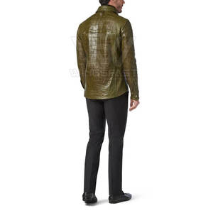 Nouvelle arrivée de chemises en cuir décontractées pour hommes, design unique avec logo personnalisé, respirantes et fabriquées au Pakistan - Product Image 3