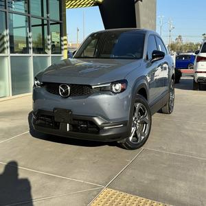 NEATLY USED AND PRICE FRIENDLY 2022 M - MX-30 Premium Plus FWD Voiture électrique - Product Image 1