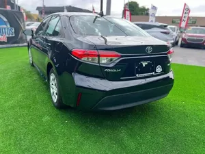 Toyota Corolla 2024 impecablemente limpio - Product Image 2