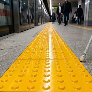 Dalles Tactiles en PVC 40x40cm à Points, Hauteur de Profil 8mm, Surface Gaufrée pour la Signalisation des Personnes Handicapées - Product Image 3
