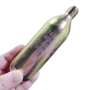 Cartuchos de CO2 de 74g, grado cargador de barriles, para carbonatación de cerveza y dispensación móvil de bebidas. - Product Image 3