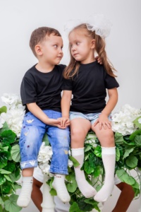 Camisetas Infantiles IMRON KIDS 100% Algodón Tejido Transpirable Casual de Manga Corta con Logotipo Estampado en la Espalda para Niños y Niñas Hecho en UZ - Product Image 4