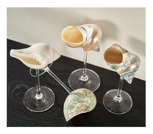 Elégant verre à vin en forme de coquillage, parfait pour les fêtes à la plage et les dîners de luxe - Product Image 2