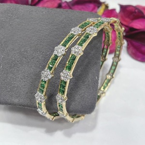 ชุดกำไลข้อมือสองวง ดีไซน์หรูหรา ประดับด้วยเพชร CZ สีทองขาว คุณภาพพรีเมียม เหมาะสำหรับงานแต่งงาน สำหรับผู้หญิงและเด็กผู้หญิง - Product Image 1