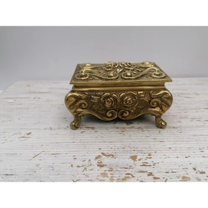 Joyero dorado con diseño de estilo real, organizador elegante para anillos, pendientes, collares, pulseras, relojes y recuerdos preciosos - Product Image 3