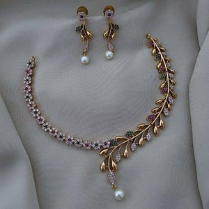 CZ tradicional fiesta desgaste conjunto de joyería para las mujeres incluye intrincado detallado acabado mate collar pendientes a juego de latón - Product Image 3