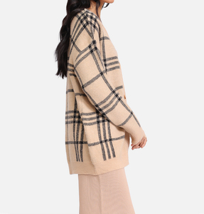 เสื้อคาร์ดิแกนไหมพรมผู้หญิงสั่งทำขายส่ง เสื้อโค้ทไหมพรมปักลายสำหรับฤดูหนาว ทรงหลวมแบบไหล่ตก ติดกระดุม ผ้าฝ้าย - Product Image 3