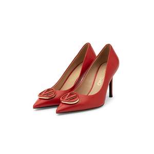 รองเท้าส้นเข็มแบบสวม V Logo D'Orsay สีแดง หัวปิด น้ำหนักเบา ผลิตในอิตาลี - Product Image 2