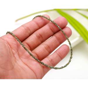 Collier en argent sterling 925 avec perles de diamant non taillées vertes de 2-3 mm - Product Image 2