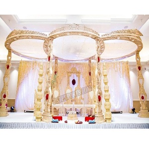 Increíble Mandap de Madera en Forma de Corazón para Bodas en el Reino Unido, Impresionante Mandap de Madera para Bodas, Diseño de Madera Tallada en el Reino Unido, Nueva York - Product Image 1