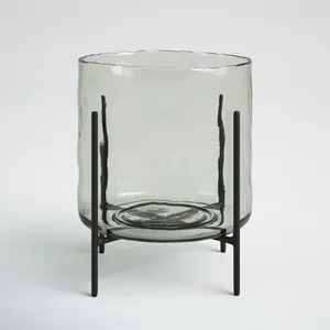 Candelabro de Hierro de Diseño Artesanal para Hogares de Primera Clase, Portavelas de Metal con Patrones, Hecho por Zahid Exports en India - Product Image 1