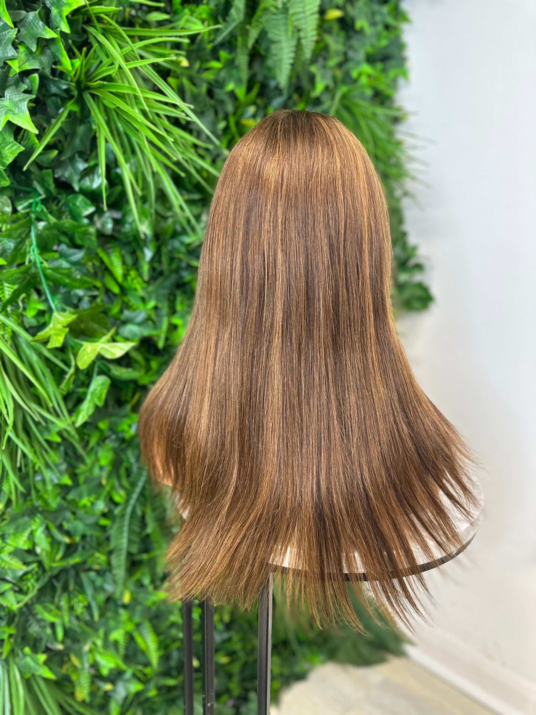 สีน้ำตาล