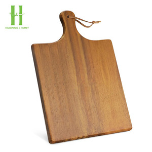 BEST SELLER Planche à découper carrée en bois portable personnalisée, idéale pour le camping, les pique-niques, comme planche à fruits, en provenance du Vietnam - Product Image 6