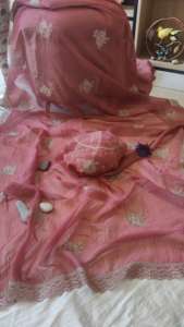 Saree en soie croquante douce et riche et brillante à double ombrage avec tendance - Product Image 4