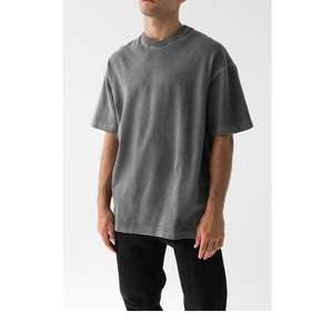 Chemise sur mesure pour homme, coupe ajustée, col en V, manches courtes, avec broderie 3D, tissu tricoté en coton et élasthanne - Product Image 1