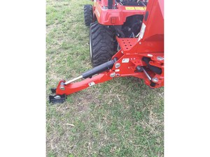 Tractor de Ruedas Usado Massey Ferguson 1835E 2WD con Caja de Cambios Automática y Larga Vida Útil - Product Image 5