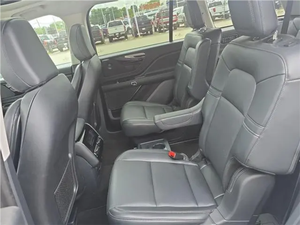 2024 Ultra-Luxury 7-Seater Mid-Size SUV R18 Tires Fabric Panoramic Sunroof Executive Comfort Advanced <b>Safety</b> Dynamic Performance - Product Image 2