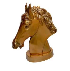 Estatua de cabeza de caballo decorativa de aluminio más vendida con soporte y escultura de mano de caballo con acabado antiguo de latón para decoración del hogar - Product Image 2