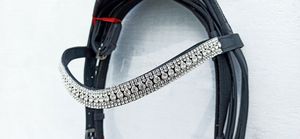 Bride d'exposition en cuir anatomique diamante pour chevaux confort entièrement rembourré avec rêne antidérapante - Product Image 6