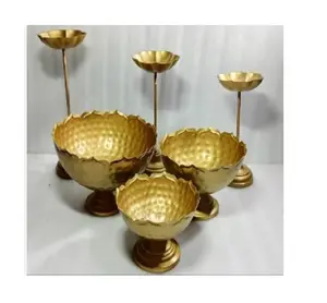 Conjunto de três tigelas de metal banhado a cobre para decoração de casamento, tigela de água para armazenamento, uso doméstico, conjuntos de urli de metal indiano chique