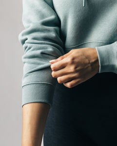 Sudaderas con capucha para mujer Sudaderas con capucha en blanco Fabricantes Logotipo personalizado Transpirable Mujeres Crop Hoodies Mejor moda al aire libre - Product Image 5