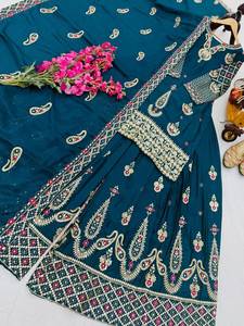 Top de trabajo de secuencia de bordado elegante de seda Chinon de diseñador de estilo único y Sharara con bordado de secuencia de seda Chinon Dupatta - Product Image 6