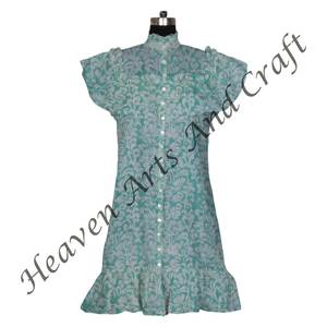 Top con volantes y detalles elegantes de excelente calidad para mujer, salidas ligeras o informales y uso en el trabajo disponible a precio de fábrica - Product Image 1