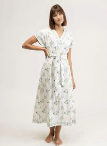 Vestidos ucranianos bordados, vestido de fiesta de moda con frente abierto y cuello en V de diseñador personalizado con cinturón a precio barato al por mayor OEM - Product Image 6