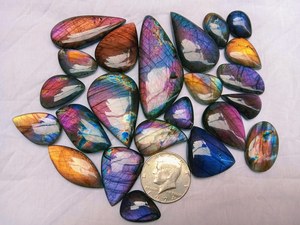 Vente en gros 100% cabochon en Labradorite violette de haute qualité pierres précieuses minérales en vrac de haute qualité pour la fabrication de bijoux polis à la main - Product Image 4