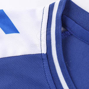 Uniforme de football pour hommes avec logo personnalisé, meilleure vente 2025 polyester, séchage rapide, léger et respirant, nouveauté 100% - Product Image 4