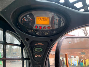 Minicargadora usada 2015 BOBBCAT A770 EPA CE ISO CERTIFICADO Minicargadora con motor diésel Control totalmente hidráulico - Product Image 4